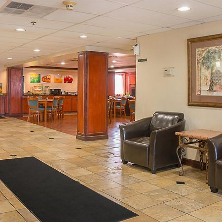 Quality Inn & Suites Detroit Metro Airport Romulus Exteriör bild