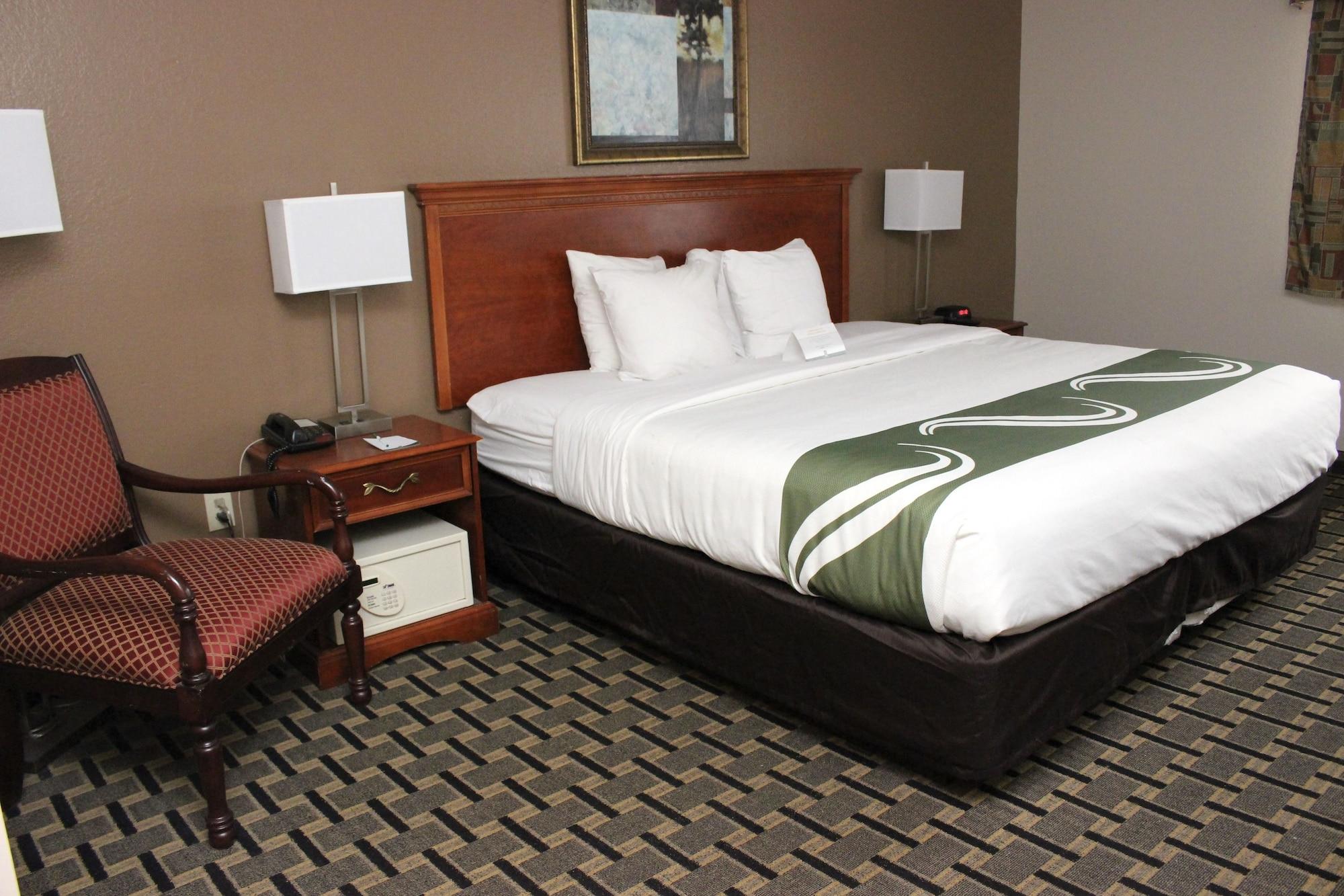 Quality Inn & Suites Detroit Metro Airport Romulus Exteriör bild