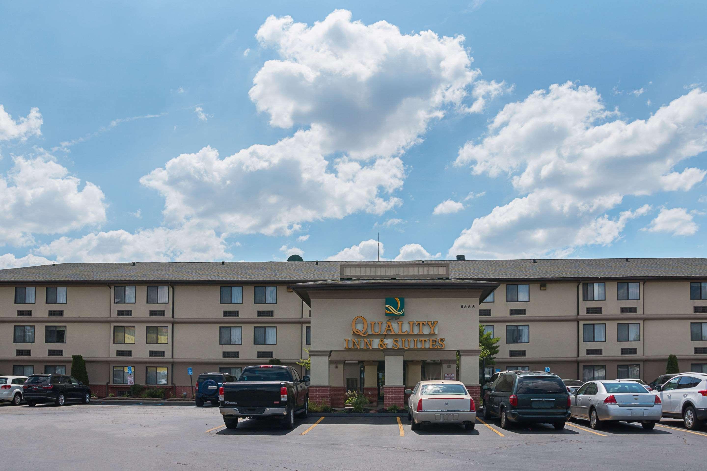 Quality Inn & Suites Detroit Metro Airport Romulus Exteriör bild
