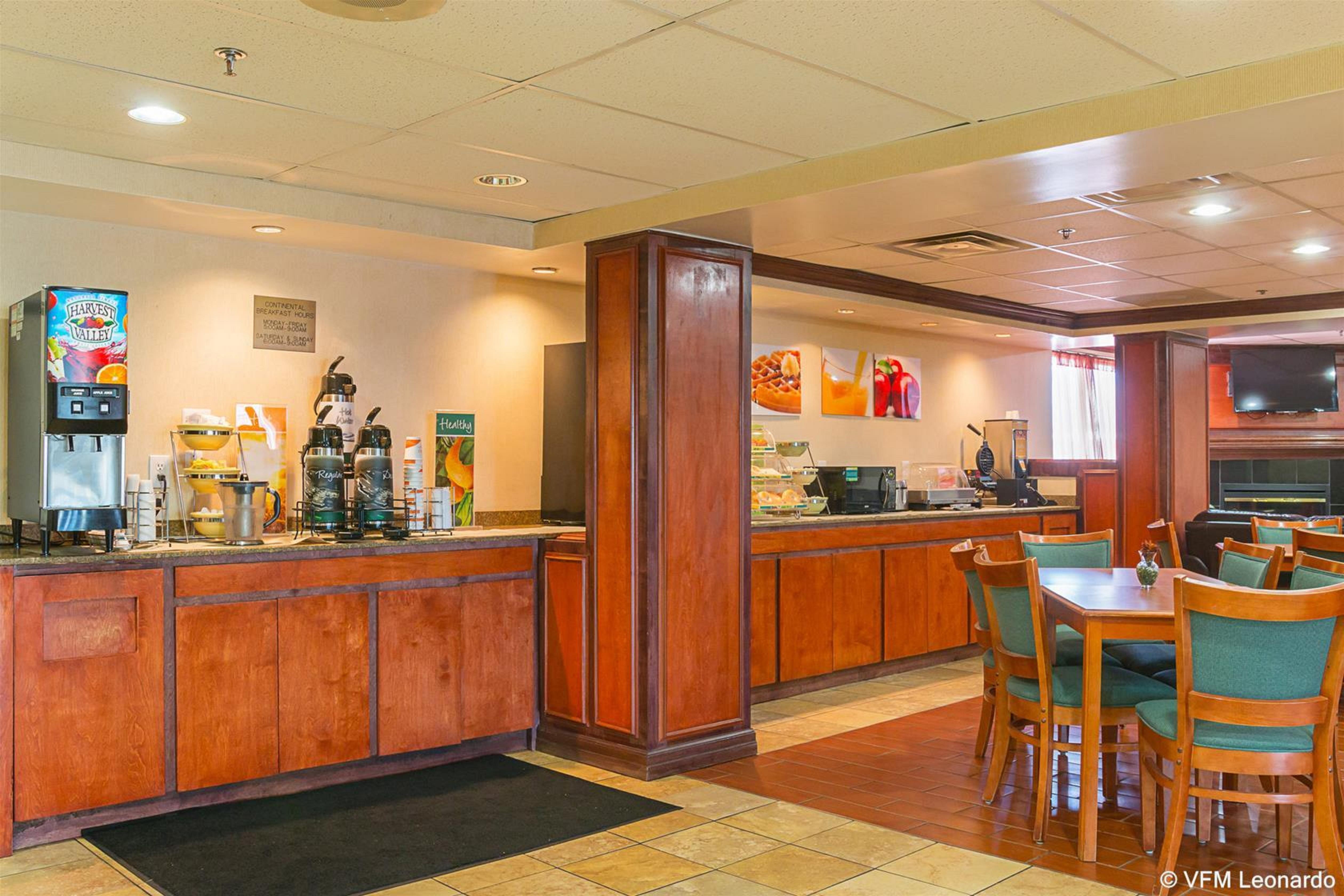 Quality Inn & Suites Detroit Metro Airport Romulus Exteriör bild