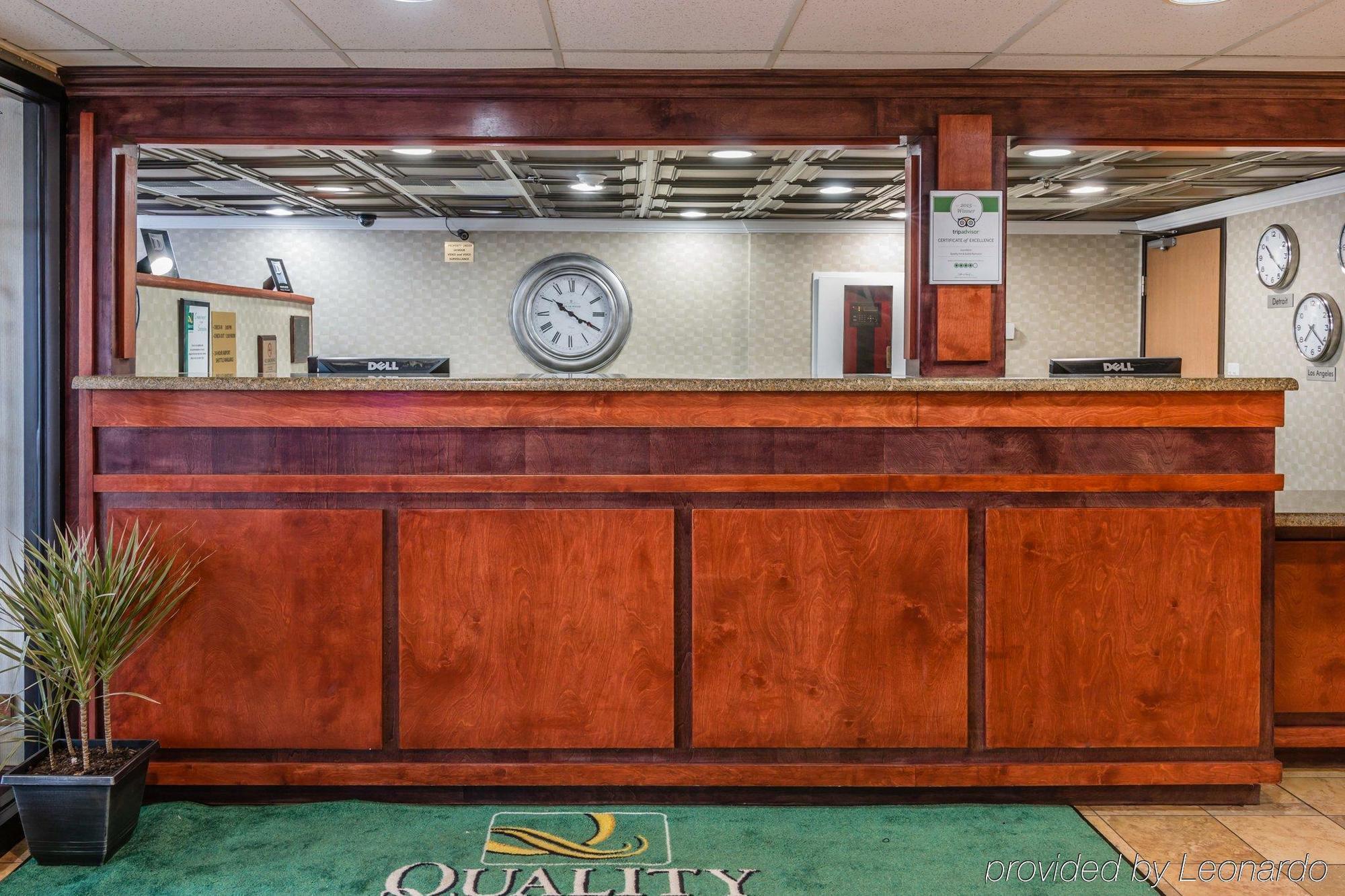 Quality Inn & Suites Detroit Metro Airport Romulus Exteriör bild